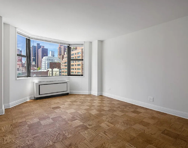 400 East 71st Street - Photo Thumbnail 3