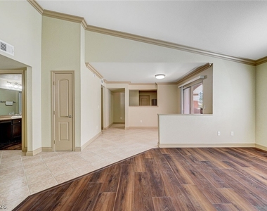 8101 W Flamingo Road - Photo Thumbnail 10