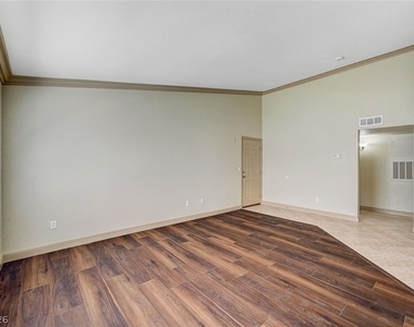 8101 W Flamingo Road - Photo Thumbnail 8