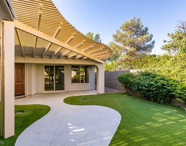 101 Emerald Dunes Circle - Photo Thumbnail 2