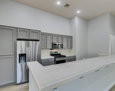 101 Emerald Dunes Circle - Photo Thumbnail 19
