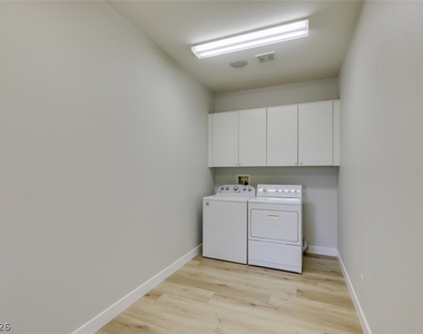 101 Emerald Dunes Circle - Photo Thumbnail 25