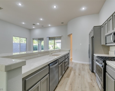 101 Emerald Dunes Circle - Photo Thumbnail 22