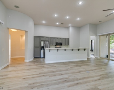 101 Emerald Dunes Circle - Photo Thumbnail 9