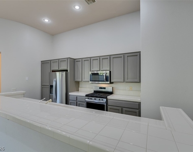 101 Emerald Dunes Circle - Photo Thumbnail 17
