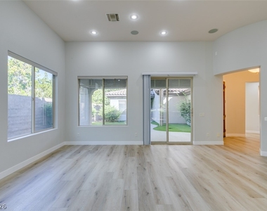 101 Emerald Dunes Circle - Photo Thumbnail 7