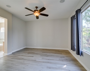 101 Emerald Dunes Circle - Photo Thumbnail 26