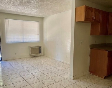 4955 Jeffreys Avenue - Photo Thumbnail 3