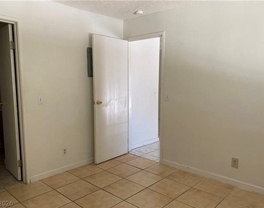 4955 Jeffreys Avenue - Photo Thumbnail 11