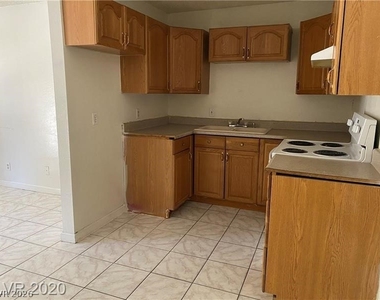 4955 Jeffreys Avenue - Photo Thumbnail 6