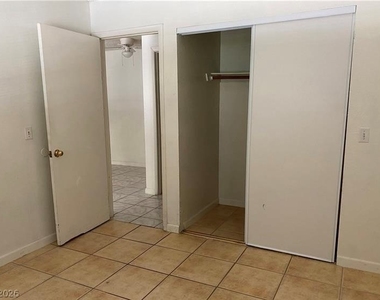 4955 Jeffreys Avenue - Photo Thumbnail 8