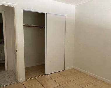 4955 Jeffreys Avenue - Photo Thumbnail 9