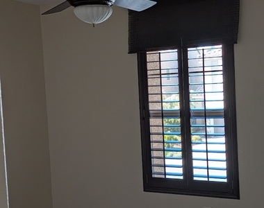 6255 W Arby Avenue - Photo Thumbnail 8