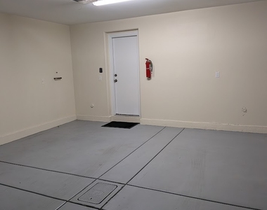 6255 W Arby Avenue - Photo Thumbnail 11