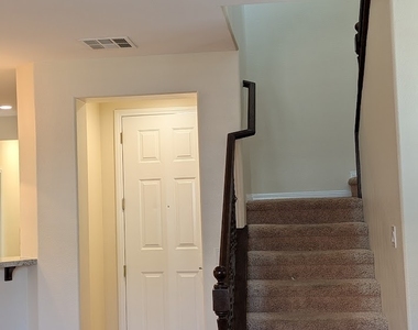 6255 W Arby Avenue - Photo Thumbnail 4