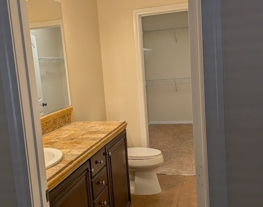 6255 W Arby Avenue - Photo Thumbnail 9