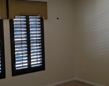 6255 W Arby Avenue - Photo Thumbnail 3