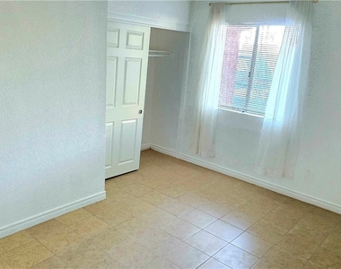 5185 Indian River Drive - Photo Thumbnail 16