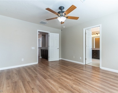 11845 Ampucia Court - Photo Thumbnail 11