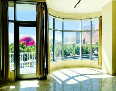 360 E Desert Inn Road - Photo Thumbnail 4