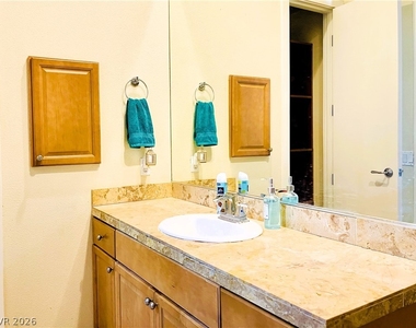 360 E Desert Inn Road - Photo Thumbnail 19