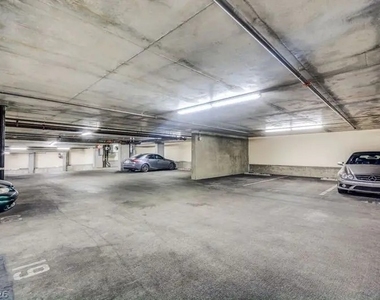 360 E Desert Inn Road - Photo Thumbnail 32