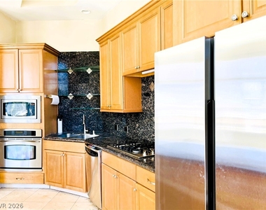 360 E Desert Inn Road - Photo Thumbnail 7