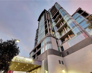 360 E Desert Inn Road - Photo Thumbnail 1