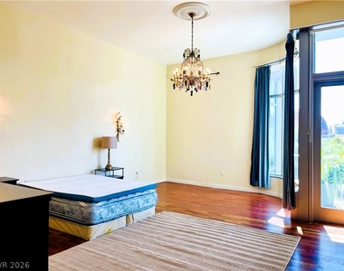 360 E Desert Inn Road - Photo Thumbnail 8