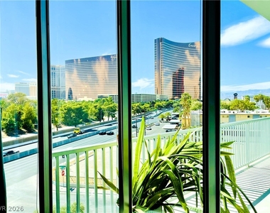 360 E Desert Inn Road - Photo Thumbnail 11
