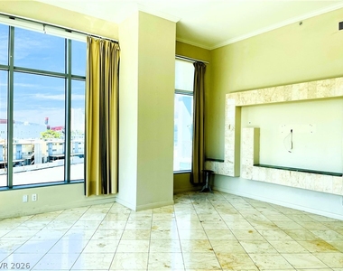 360 E Desert Inn Road - Photo Thumbnail 3