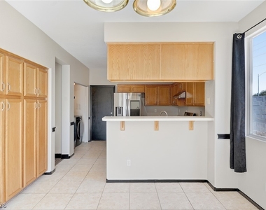 1001 Misty Rose Avenue - Photo Thumbnail 15