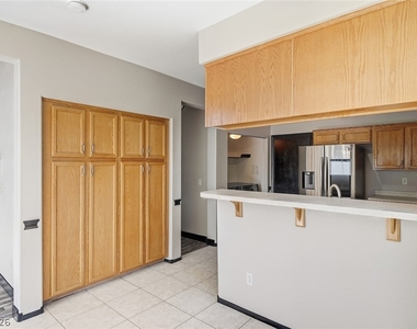 1001 Misty Rose Avenue - Photo Thumbnail 16
