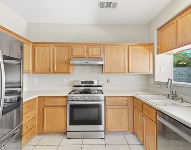 1001 Misty Rose Avenue - Photo Thumbnail 18