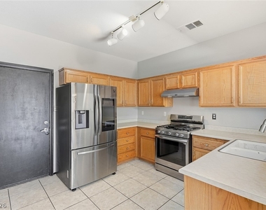 1001 Misty Rose Avenue - Photo Thumbnail 20