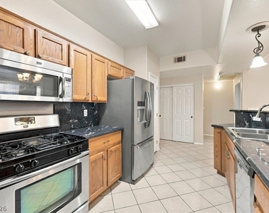 5855 Valley Drive - Photo Thumbnail 4