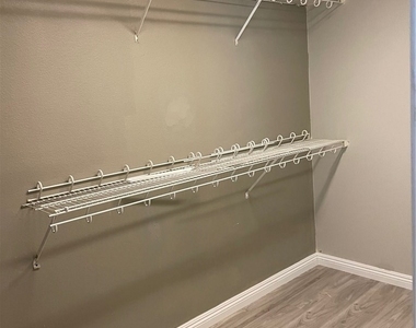 6758 Grandview Ridge Avenue - Photo Thumbnail 16