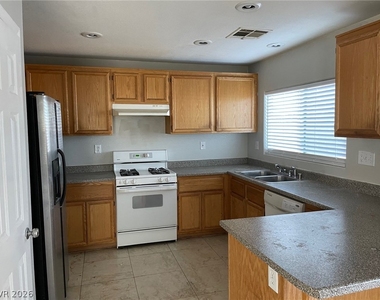 6758 Grandview Ridge Avenue - Photo Thumbnail 4