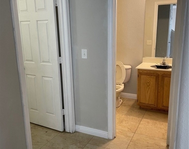 6758 Grandview Ridge Avenue - Photo Thumbnail 5