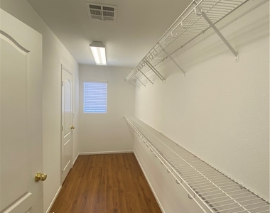 11661 Stivali Street - Photo Thumbnail 20