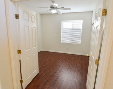 10325 Whispy Willow Way - Photo Thumbnail 5