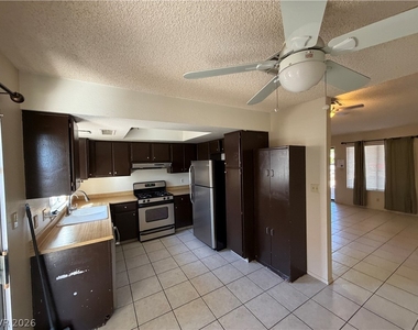 8913 Borla Drive - Photo Thumbnail 10