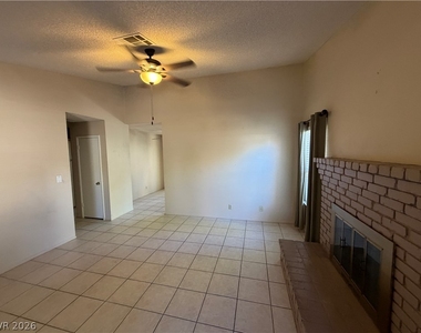 8913 Borla Drive - Photo Thumbnail 3