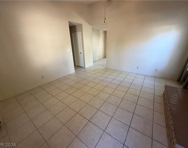 8913 Borla Drive - Photo Thumbnail 4