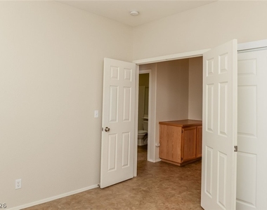 7833 Pinnochio Avenue - Photo Thumbnail 12