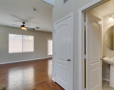 9341 Colorful Rainbow Avenue - Photo Thumbnail 2