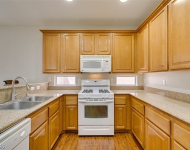 9341 Colorful Rainbow Avenue - Photo Thumbnail 24
