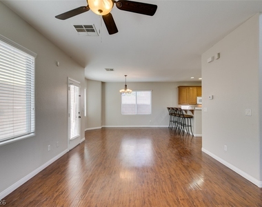 9341 Colorful Rainbow Avenue - Photo Thumbnail 11