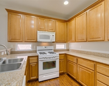 9341 Colorful Rainbow Avenue - Photo Thumbnail 23