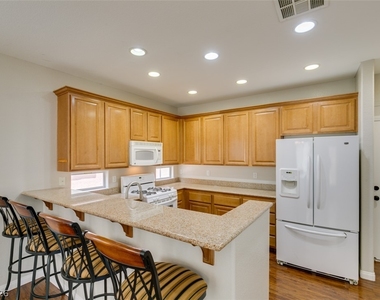 9341 Colorful Rainbow Avenue - Photo Thumbnail 22